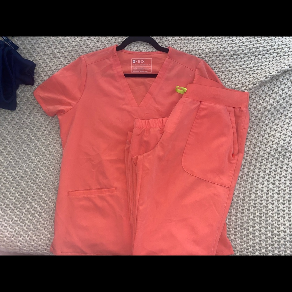 FIGS SCRUBS CORAL